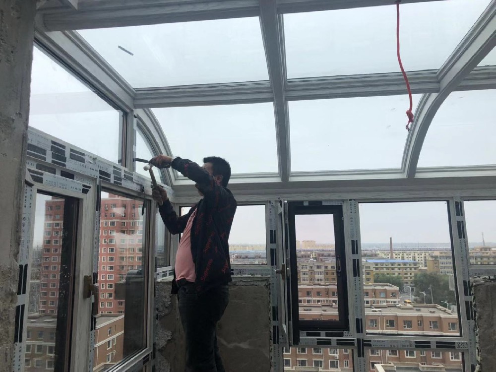 長(zhǎng)春一樓和頂樓有個(gè)這樣的陽(yáng)光房，勝過(guò)千萬(wàn)豪宅！